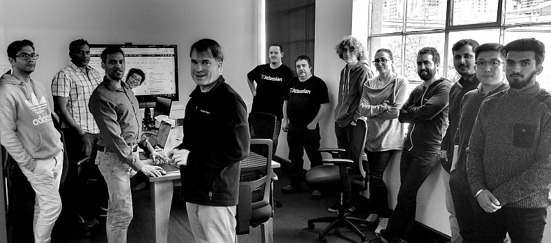 Design-Industries-morning-standup-800-600 Design-Industries-morning-standup-800-600