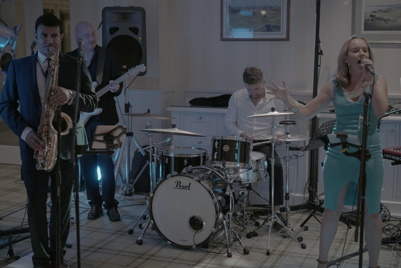 Wide-shot-of-band.jpg.pagespeed.ce_.2iWFTKy9MS Wide-shot-of-band.jpg.pagespeed.ce_.2iWFTKy9MS